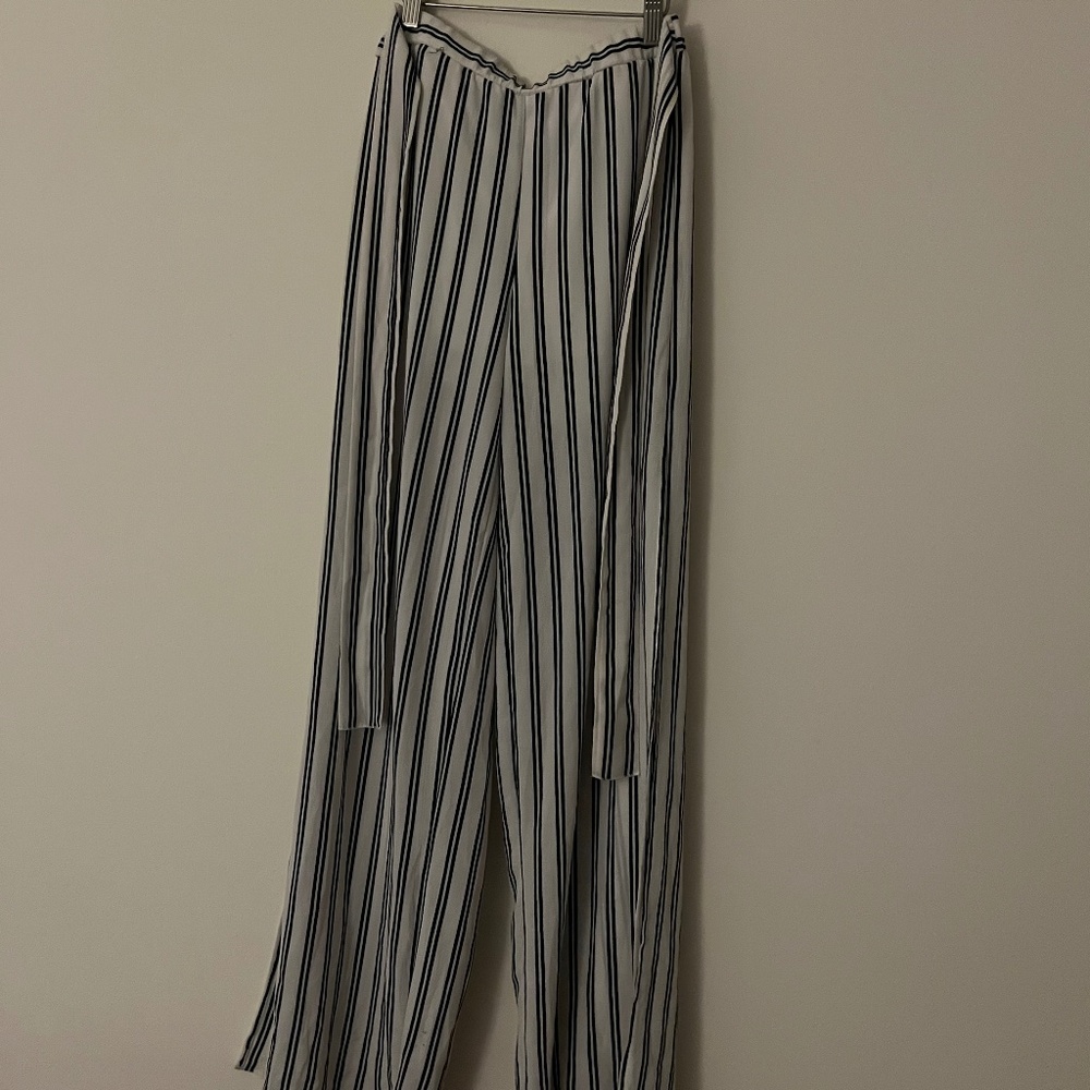 White & black stripe 2 piece set